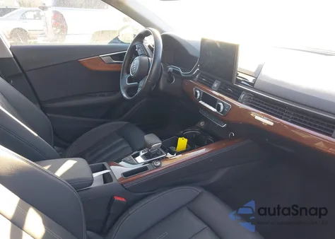 2022 Audi A4 Premium Plus 40 Tfsi Quattro S Tronic z USA, uszkodzony, nr VIN WAUBBAF43NN010015